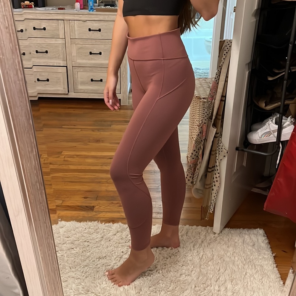 Circa 2019 Plumful Lululemon In Movement 7/8 Tight Size 8